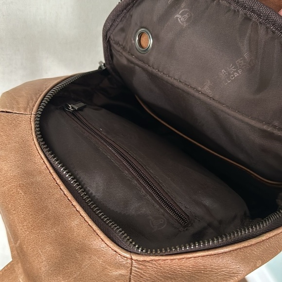 Bull Captain genuine leather caramel sling bag w/tons of pockets, adjustable - Picture 8 of 9